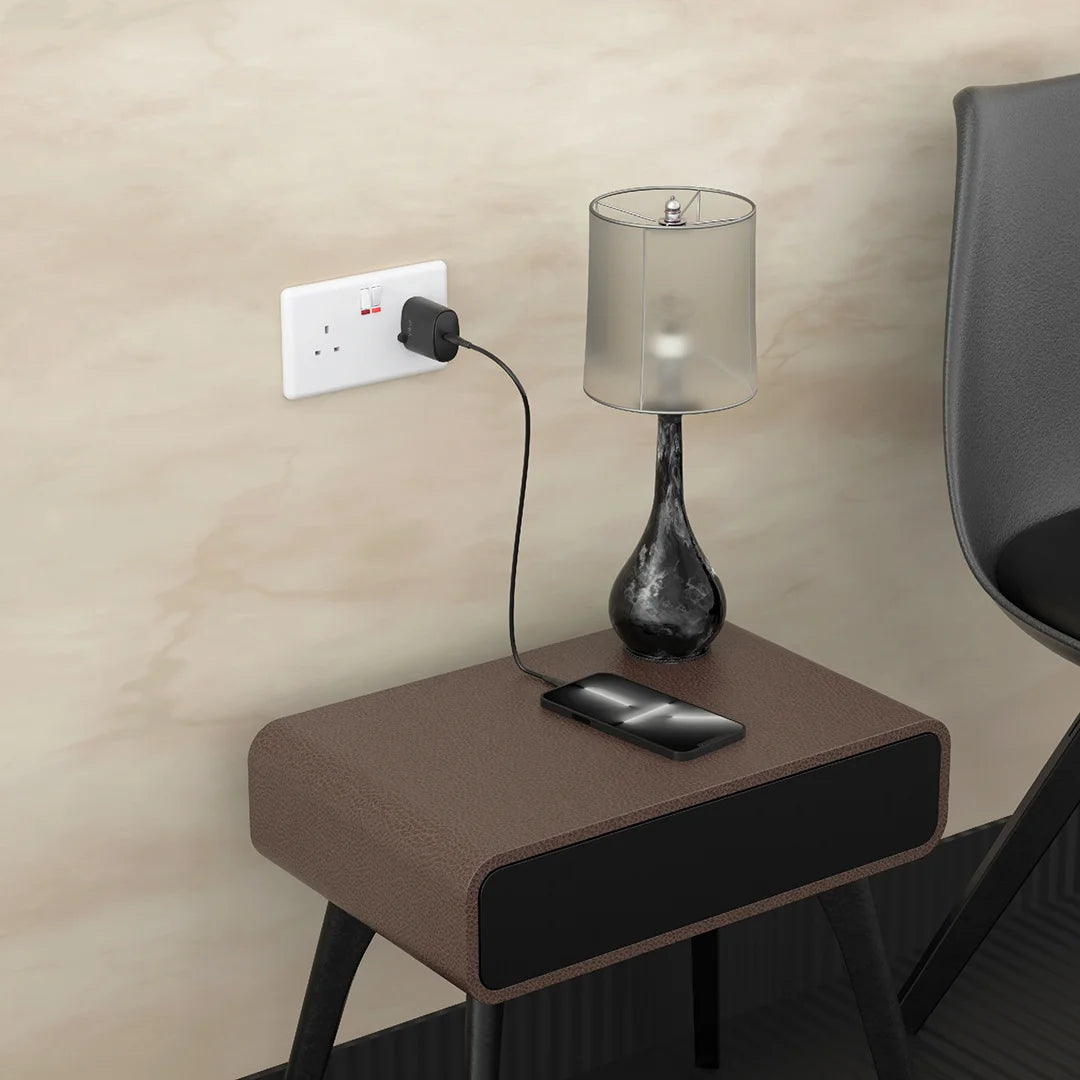 Pawa Solid Travel Charger 20W PD With Type-C to Type-C